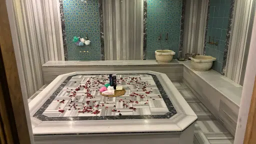 Mavia Spa Wellness Center ( Masaj salonu , hamam ve spa merkezi )
