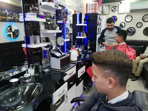Klasik Erkek Kuaforü &Protez saç Merkezi 4