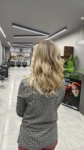 Luwi Hair Salon 4