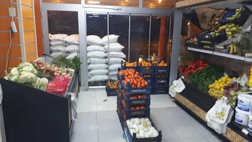 Uğur Alışveriş Merkezi 4