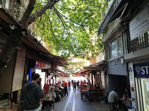 Şeref Han – Diğer (Güzellik), İstanbul (4. fotoğraf)