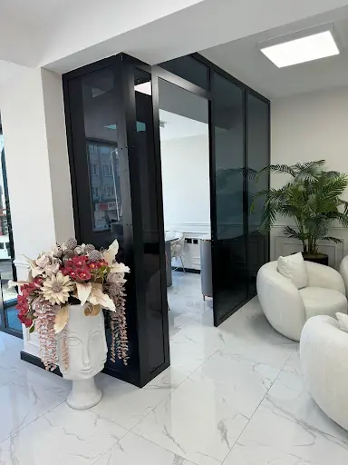 Glow Face Güzellik Salonu 4