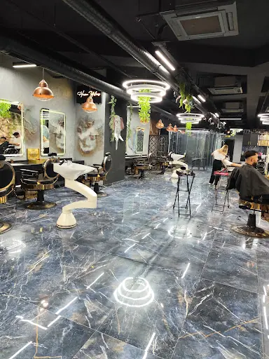 Saloon HY 2