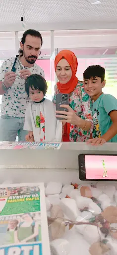 Murat Hazal Bayan Kuaförü 2
