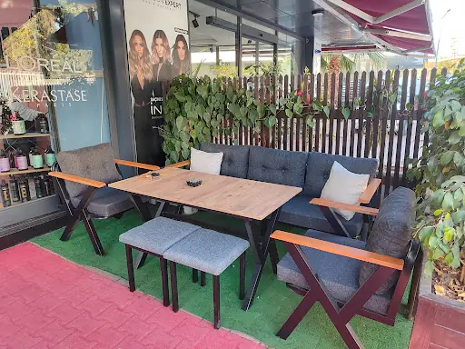 Y & F Hair Design Expert Kadın Kuaförü 2