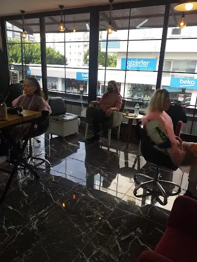 Saloon Sezgin Turaçcı Bayan Kuaförü