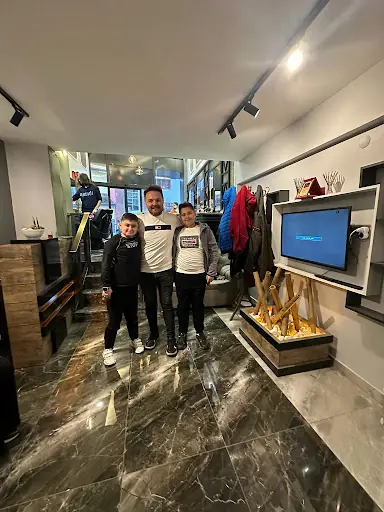 Muammer özkan erkek kuaförü ve güzellik salonu