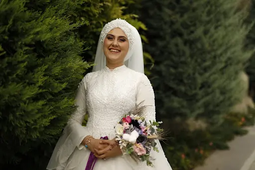 HATİCE İPEK GELİNLİK & GELİNBAŞI