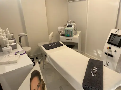AYLA KARADENİZ GÜZELLİK & ESTETİK 2