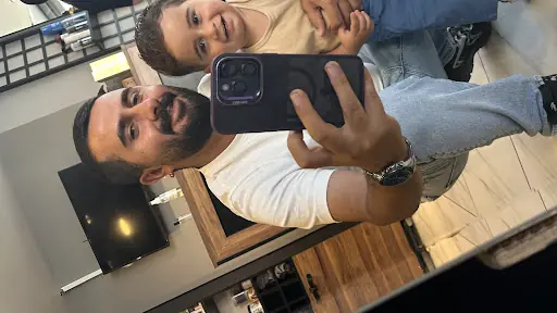 Ahmet Gümüşgöz Saç Tasarım Erkek Kuaför 2