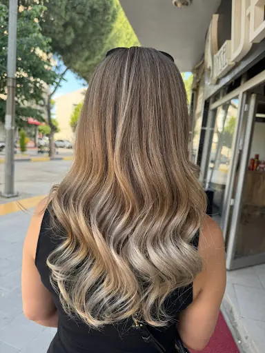 Deluxe Aysel Bayan Kuaförü & Güzellik Salonu 3