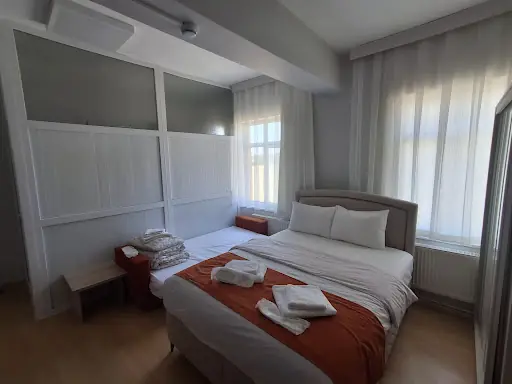 EFLANİ ÖĞRETMENEVI VE AKŞAM SANAT OKULU