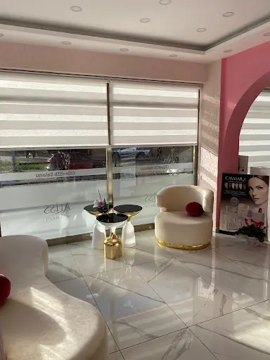Aliss Nail & Beauty 4