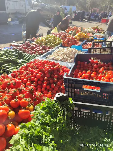 Karahallı Pazar Alanı 3