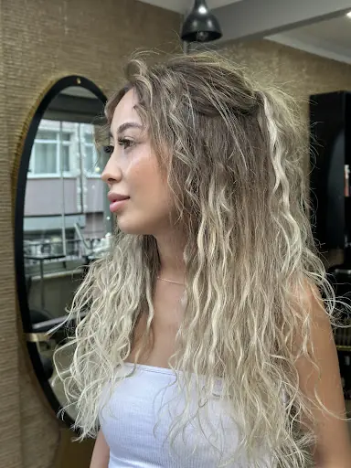 The moon hair studio 4
