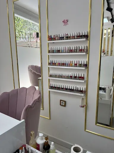 MÜNEVVER KARABULUT-Arden Beauty – Gelin Kuaförü, Kağıthane, İstanbul