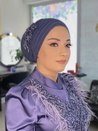 Cansu Güngör Hair Make-Up Studio 4