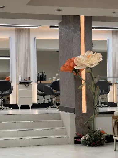 Vera Hair Make Up Studio