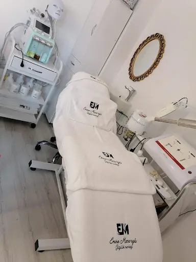 Emine Macaroğlu Öyküm Kuaför ve Güzellik Salonu