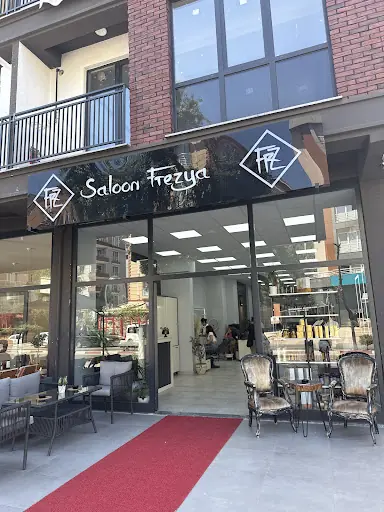 Saloon Frezya
