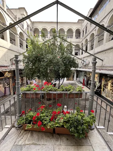 Büyük Yıldız Han – Diğer (Güzellik), İstanbul