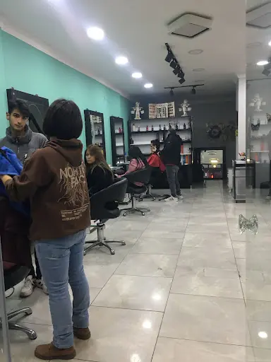Ali Duru Bayan Kuaförü – Tırnak / Nail Studio, İstanbul