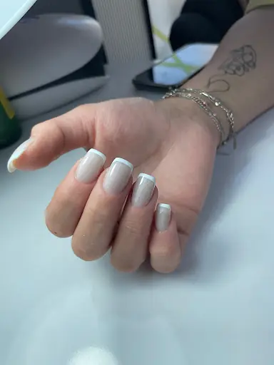 Simge Ayan & E. Ezgi Oktay Beauty Lounge