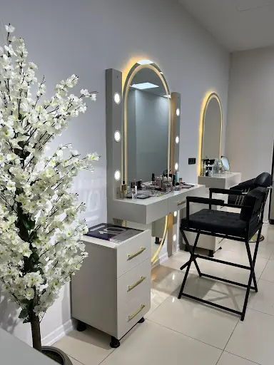 AURA GÜZELLİK SALONU 2