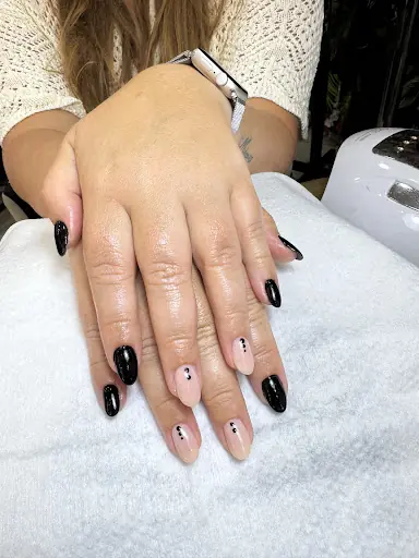 Sinem Bayan Kuaför Ve Epilasyon Salonu