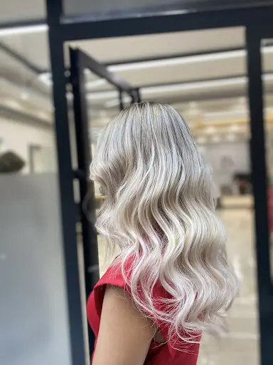 İlayda avcı hair & makeup studio
