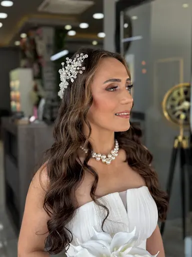 Fatih KURNAZ HAİR MAKE UP STUDIO 4