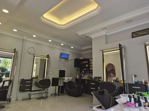 Kozyatağı Güzellik salonu Manikür, Pedikür Bostancı Bayan Kuaförü 2