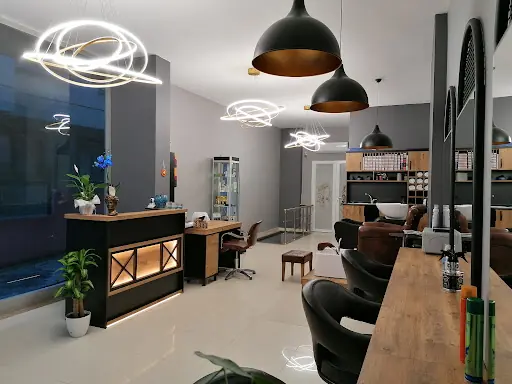 Gülfer Yaman Beauty – Tırnak / Nail Studio, İstanbul (2. fotoğraf)