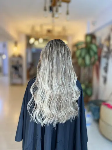 AZRA YURDSEVER KUAFÖR&GÜZELLİK SALONU 2