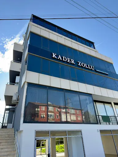 Kader Zollu Makeup & Hair Studio