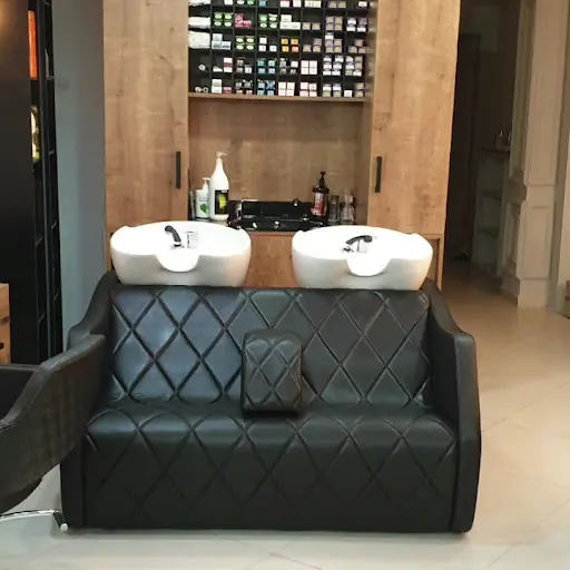 Evşen & Eser Saç Tasarim Ve Güzellik Merkezi 2