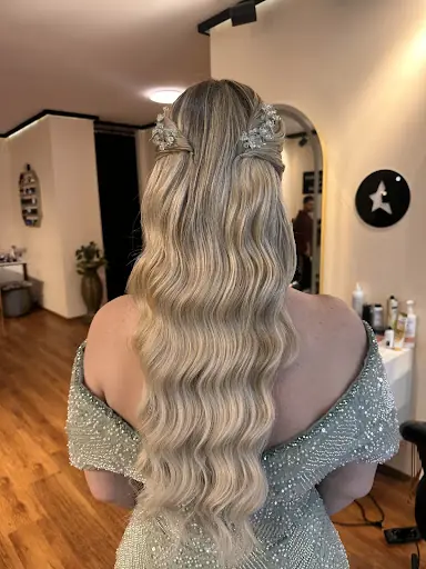Glamour Hair & Makeup 4