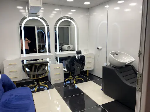 Salon Becca