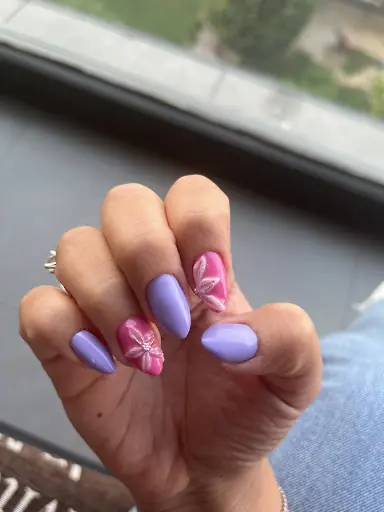Viktoriya Ozkan Nail Art Studio