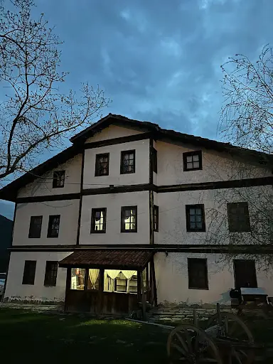 Yanık Ali Konağı