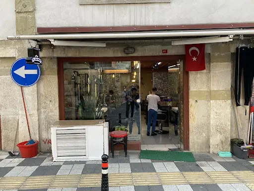 Altin Makas Erkek Kuaföru Hasan Hinç 3