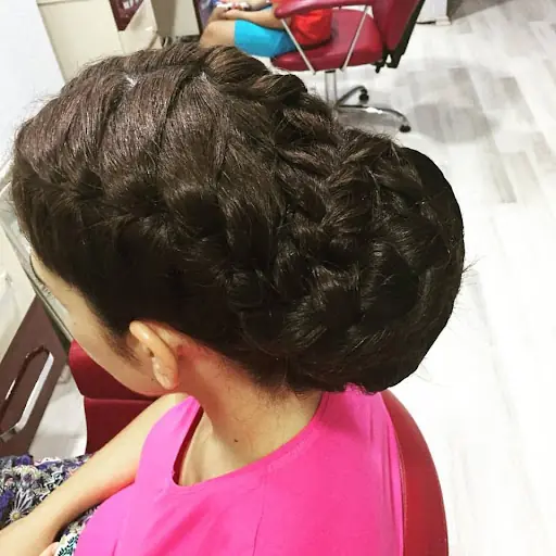 Esinti Güzellik Salonu 4