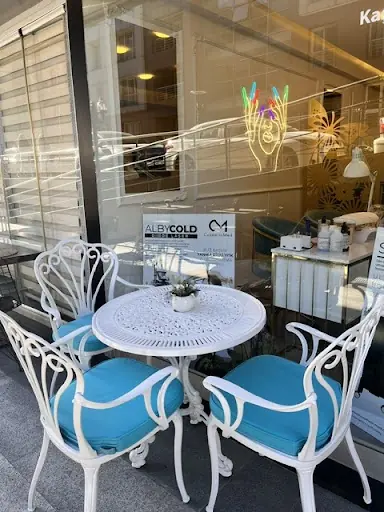 White Boom Beauty Center 5