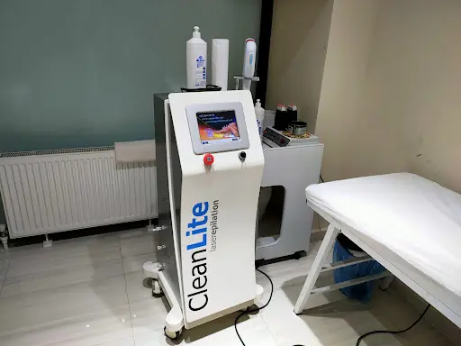 Zeynep Sarı Güzellik Salonu 4