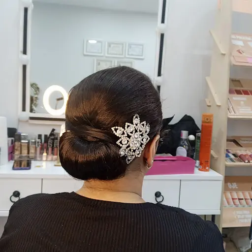 Emel kuaför salonu 2