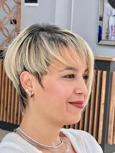 Lila Güzelllik salonu