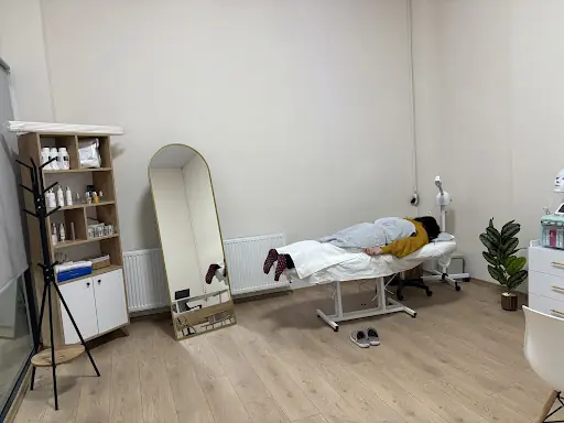 Başak Karahanlı Kuaför ve Güzellik