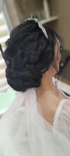 Sezen Makeup Studio 4