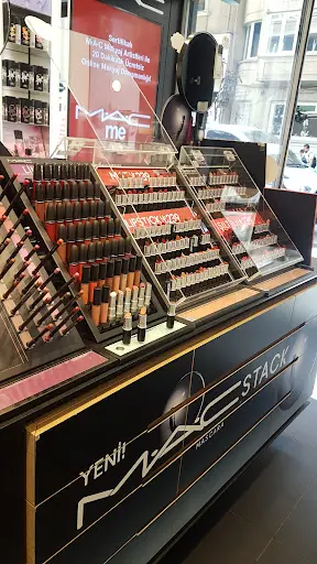 Taraça Kuaför hair makeup stüdyo Nagihan