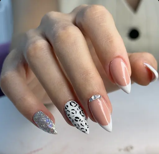Nail Art Studio Gülben iskenderun tırnak jel protez tırnak kalıcıoje